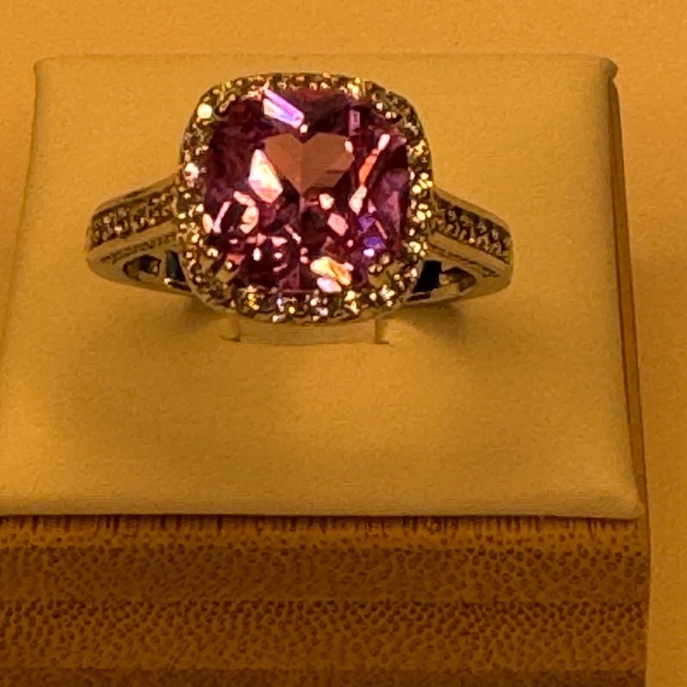 STERLING SILVER PINK FACET SIMULATED CENTER STONE (see video)